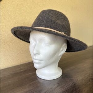 Universal Thread Wool Stylish Gray Felt Hat with Cream Band